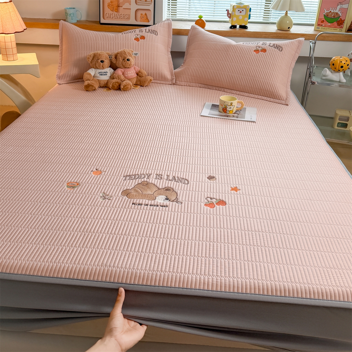 91家纺网 家纺一手货源 找家纺 （总）耐思家纺 2026新款A类高端刺绣pe乙纶冰豆豆席爱兰系列正版授权（提供买家秀）床笠款