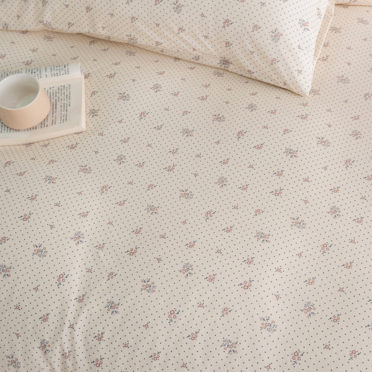 91家纺网 家纺一手货源 找家纺 梦可莱家居 2026春夏新款全棉纯棉针织棉印花小清新可爱Ins风四件套 波点红花