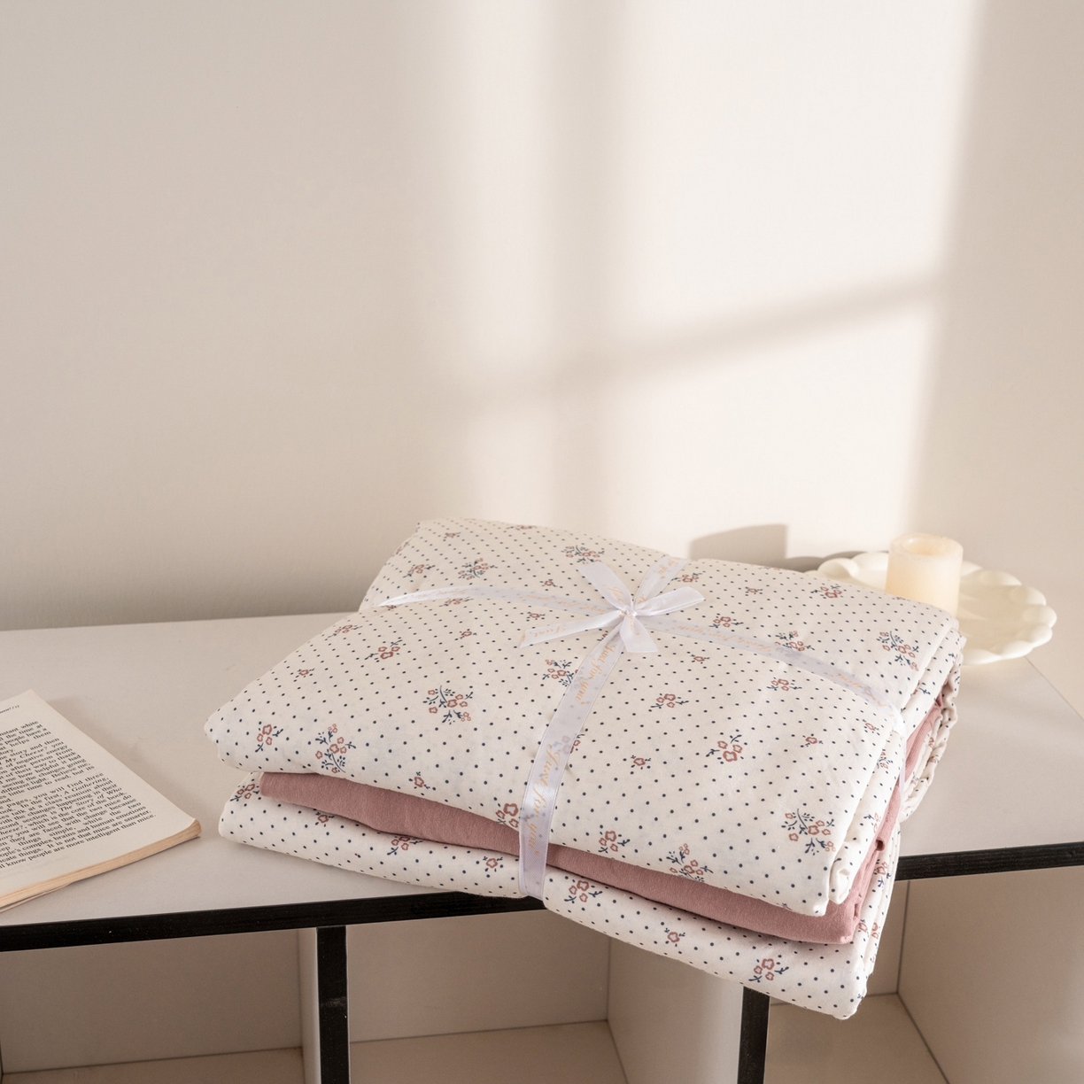 91家纺网 家纺一手货源 找家纺 梦可莱家居 2026春夏新款全棉纯棉针织棉印花小清新可爱Ins风四件套 波点红花