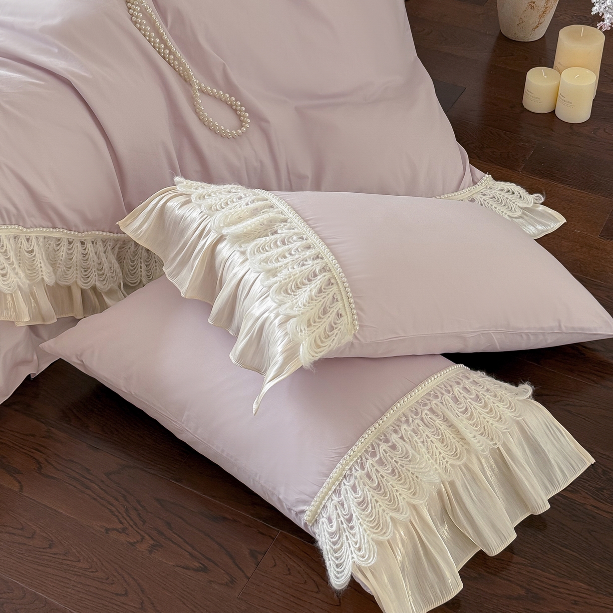 91家纺网 家纺一手货源 找家纺 惯盈家纺 2026新款法式公主风珍珠蕾丝斜纹全棉四件套-Lucy露西（含买家秀） 浅紫