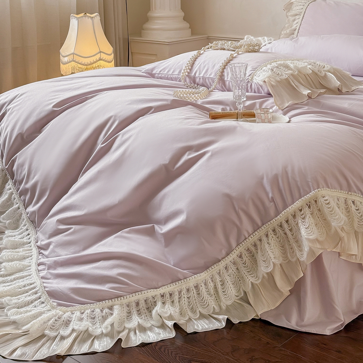 91家纺网 家纺一手货源 找家纺 惯盈家纺 2026新款法式公主风珍珠蕾丝斜纹全棉四件套-Lucy露西（含买家秀） 浅紫