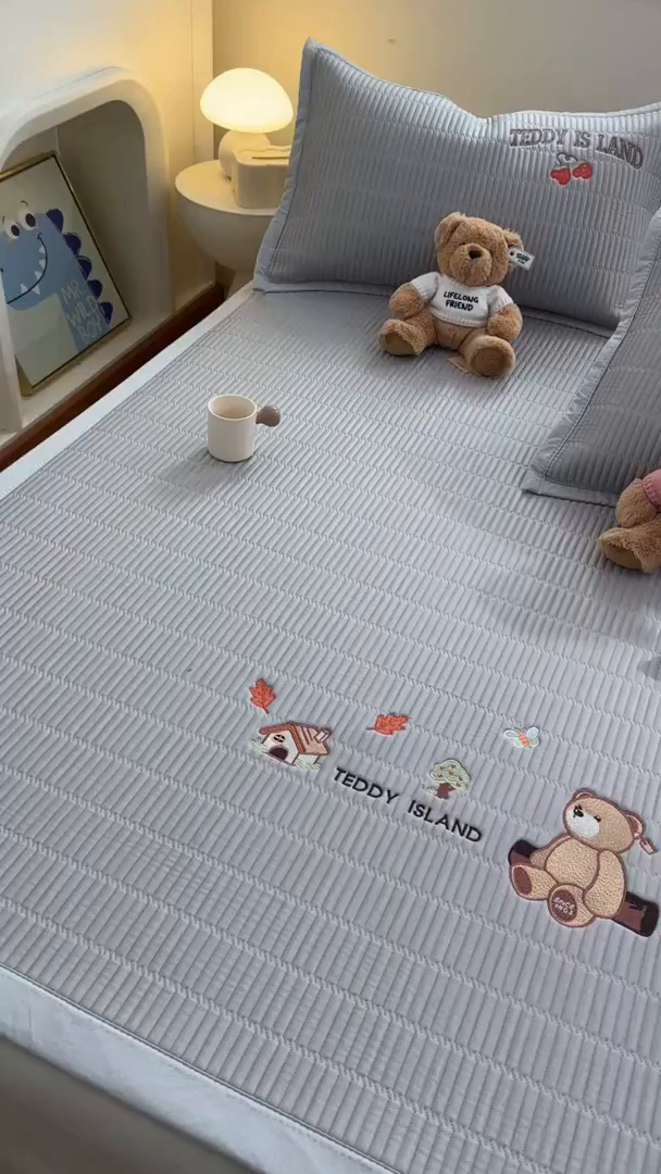 91家纺网 家纺一手货源 找家纺 （总）耐思家纺 2026新款A类高端刺绣pe乙纶冰豆豆席爱兰系列正版授权（提供买家秀）床席款