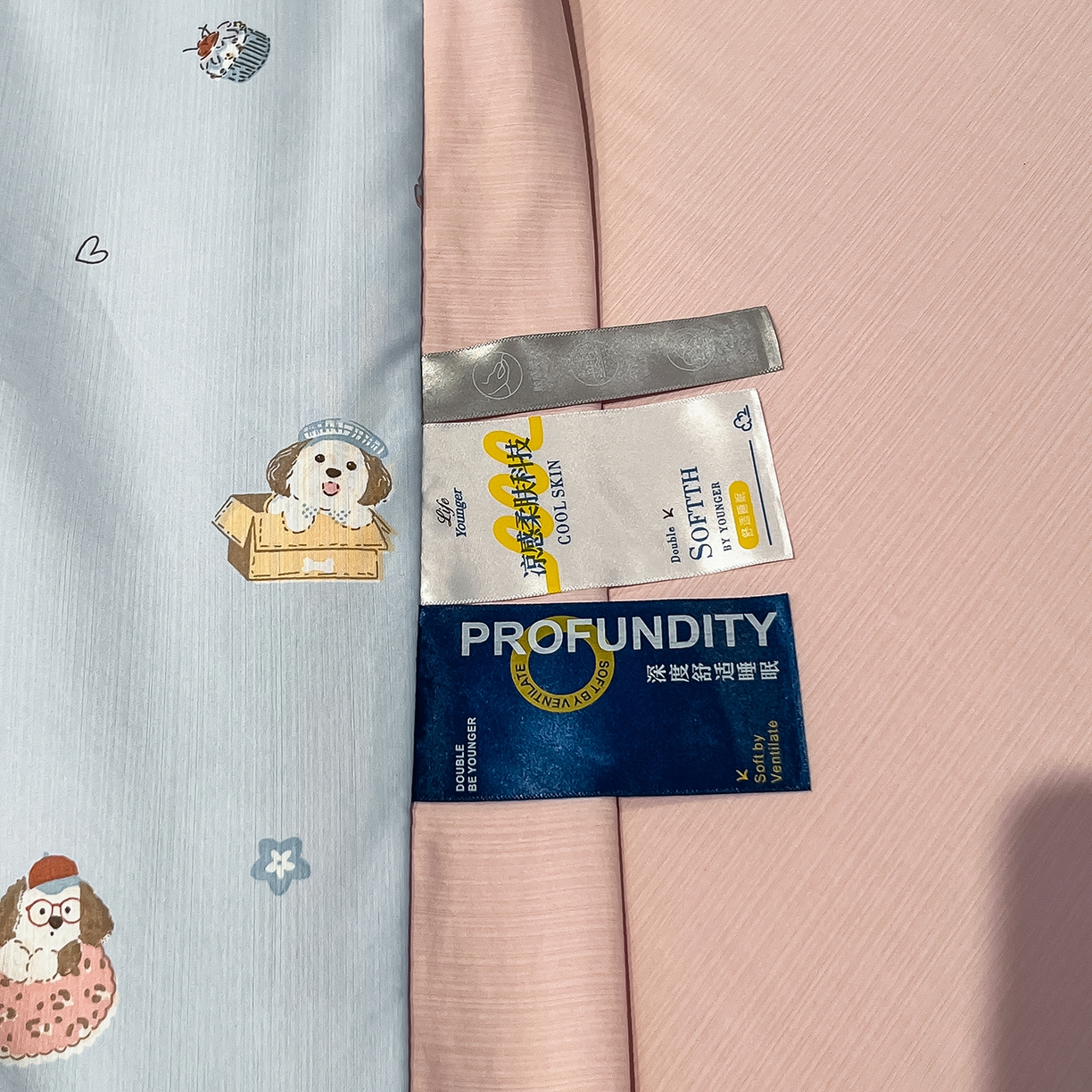 91家纺网 家纺一手货源 找家纺 金梦拉家纺 2026新款凉感天丝竹节纱大宽边一字绣夏被空调被夏凉被四件套 童梦国