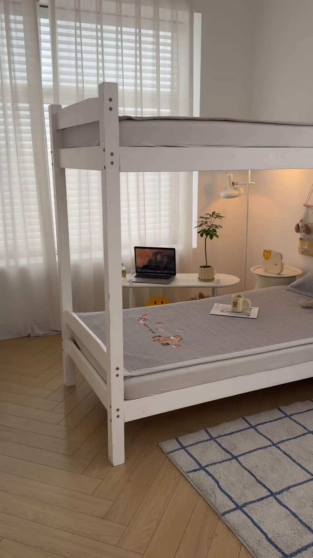 91家纺网 家纺一手货源 找家纺 耐思家纺 2026新款A类高端刺绣pe乙纶豆豆凉席泰迪爱兰系列正版授权（提供买家秀） 蓝屿泰迪-灰