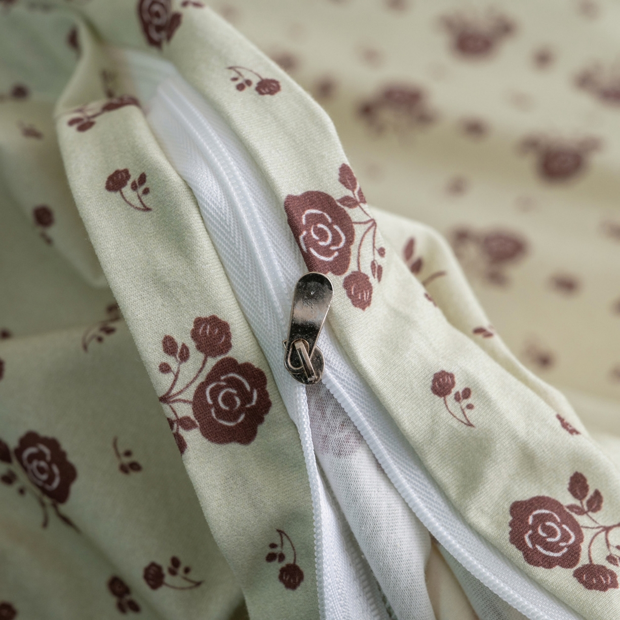 91家纺网 家纺一手货源 找家纺 梦可莱家居 2026春夏新款全棉纯棉针织棉印花小清新可爱Ins风四件套 红玫瑰