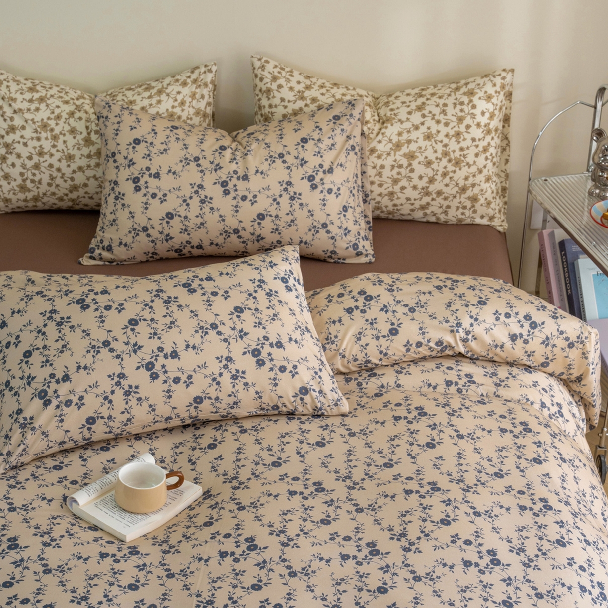 91家纺网 家纺一手货源 找家纺 梦可莱家居 2026春夏新款全棉纯棉针织棉印花小清新可爱Ins风四件套 蓝花藤