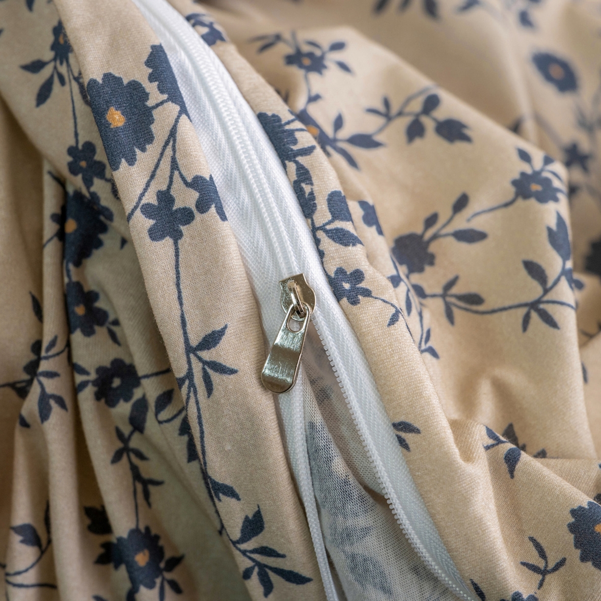 91家纺网 家纺一手货源 找家纺 梦可莱家居 2026春夏新款全棉纯棉针织棉印花小清新可爱Ins风四件套 蓝花藤