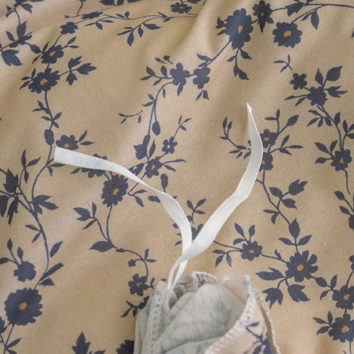 91家纺网 家纺一手货源 找家纺 梦可莱家居 2026春夏新款全棉纯棉针织棉印花小清新可爱Ins风四件套 蓝花藤