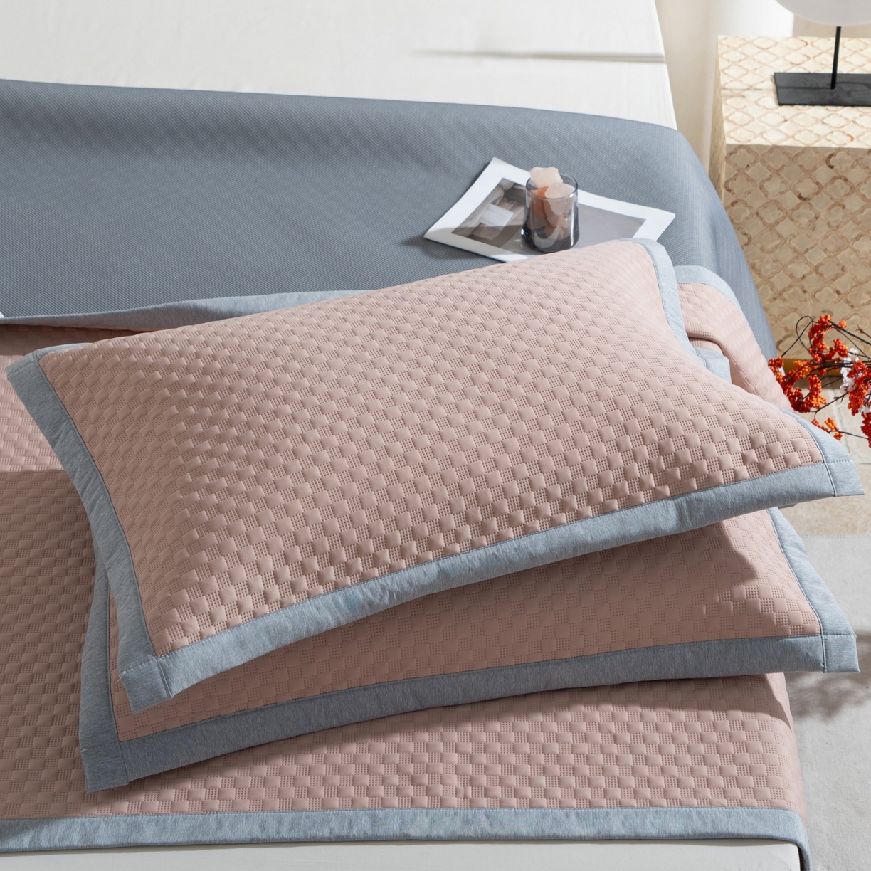 91家纺网 家纺一手货源 找家纺 凌云家纺 2026新款锦纶冰丝凉席枕套 锦纶冰格枕套-裸粉