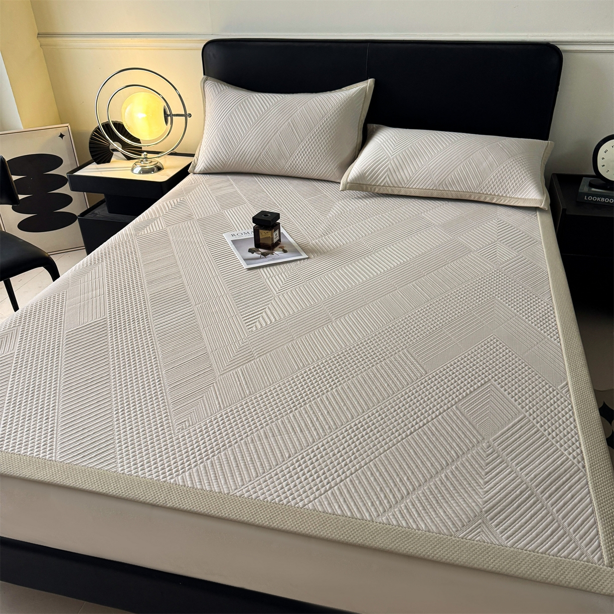 91家纺网 家纺一手货源 找家纺 耐思家纺 2026新品A类高克重高端复合三明治PE乙纶提花冰豆豆凉席床笠都市棱境系列（提供买家秀） 都市棱境-卡其床席款