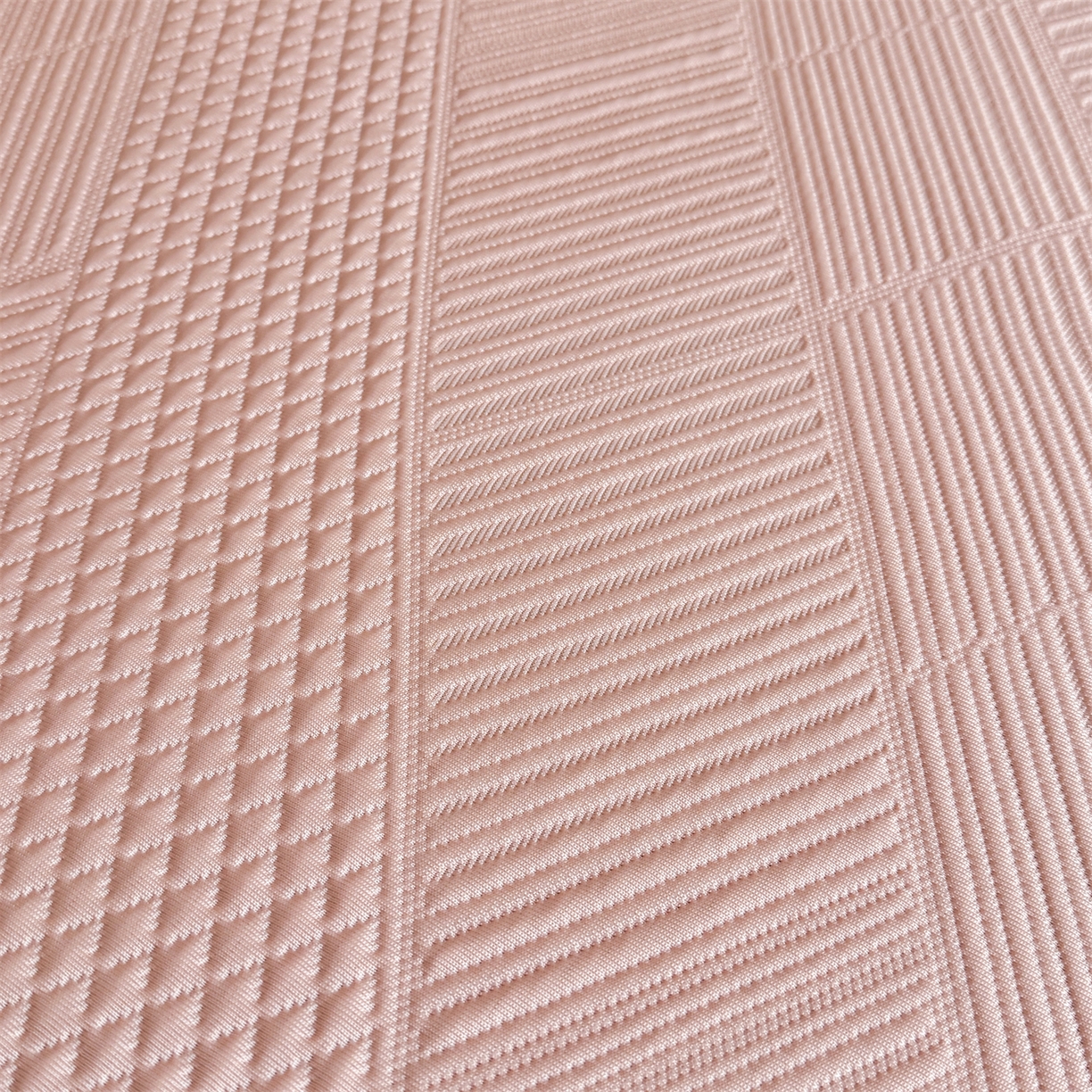 91家纺网 家纺一手货源 找家纺 耐思家纺 2026新品A类高克重高端复合三明治PE乙纶提花冰豆豆凉席床笠都市棱境系列（提供买家秀） 都市棱境-粉床笠款