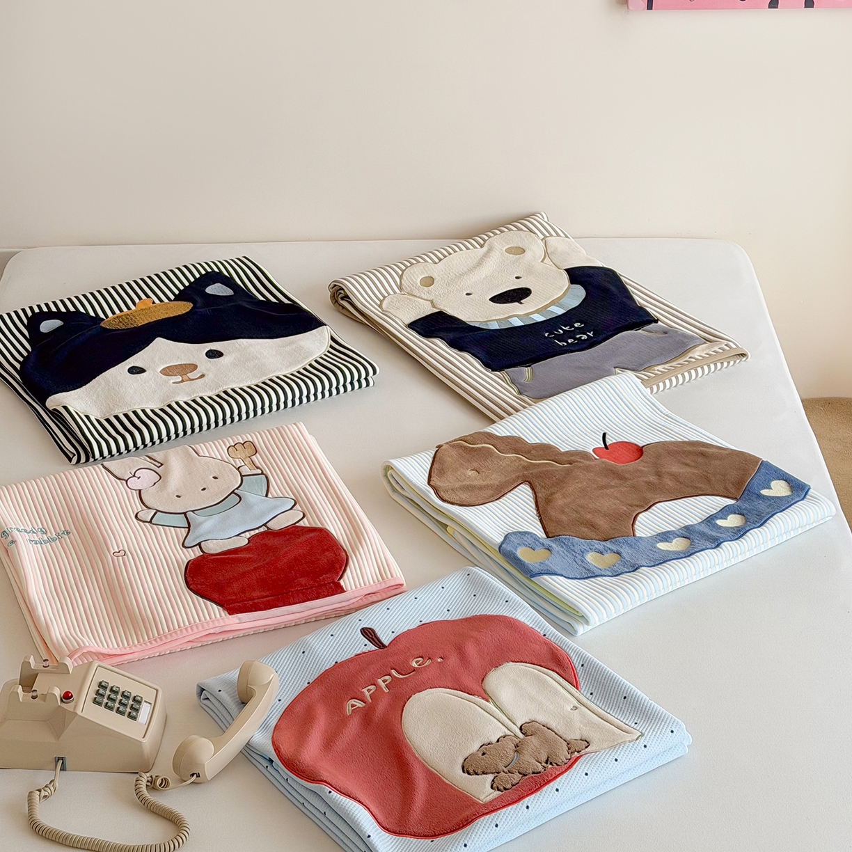 91家纺网 家纺一手货源 找家纺 （总）桃子家居 2026新款A类PE凉感卡通贴布绣高端工艺空调软席床席床笠凉席三件套