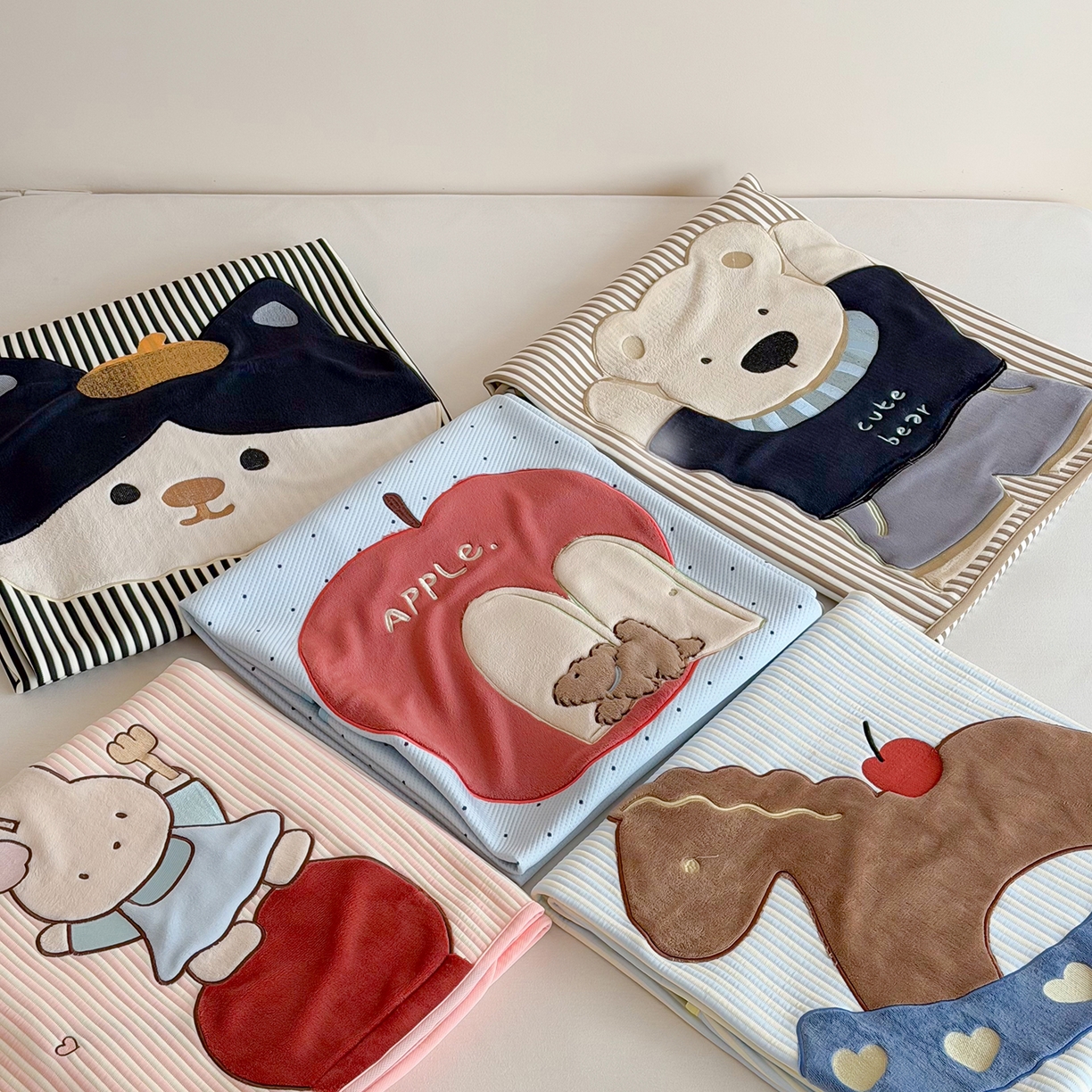 91家纺网 家纺一手货源 找家纺 （总）桃子家居 2026新款A类PE凉感卡通贴布绣高端工艺空调软席床席床笠凉席三件套