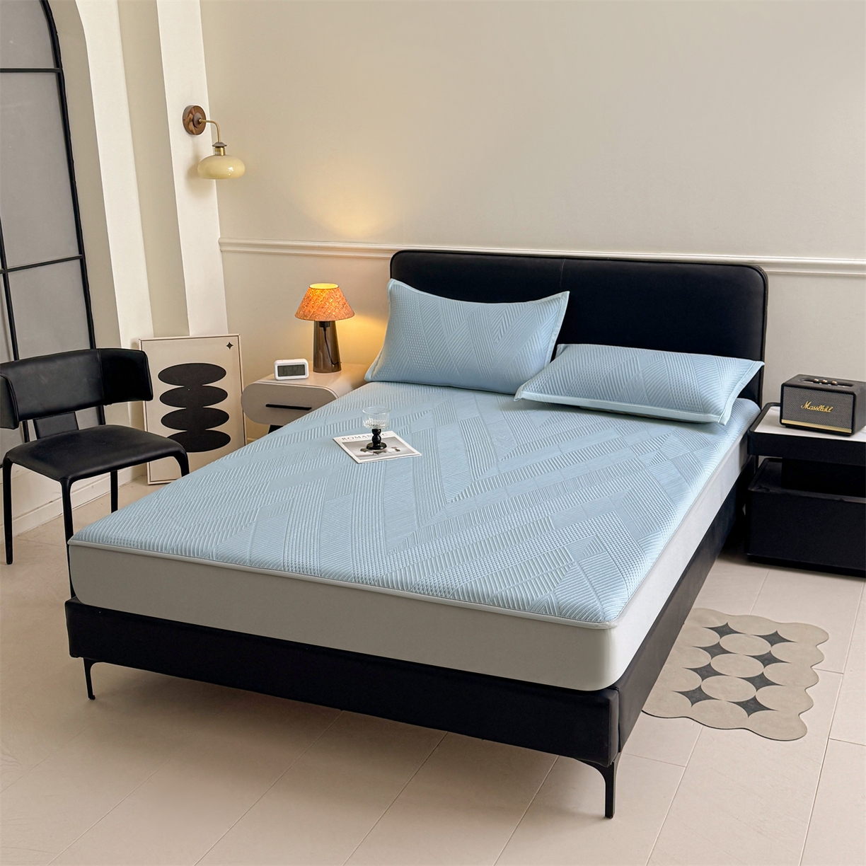 91家纺网 家纺一手货源 找家纺 耐思家纺 2026新品A类高克重高端复合三明治PE乙纶提花冰豆豆凉席床笠都市棱境系列（提供买家秀） 都市棱境-蓝床笠款