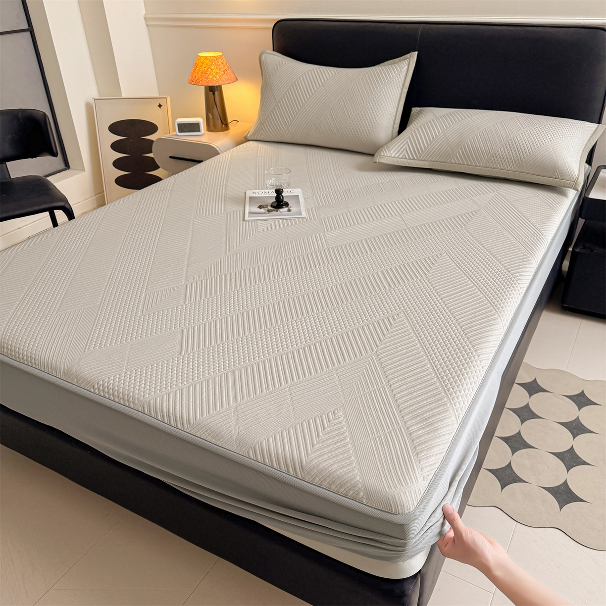 91家纺网 家纺一手货源 找家纺 耐思家纺 2026新品A类高克重高端复合三明治PE乙纶提花冰豆豆凉席床笠都市棱境系列（提供买家秀） 都市棱境-卡其床笠款