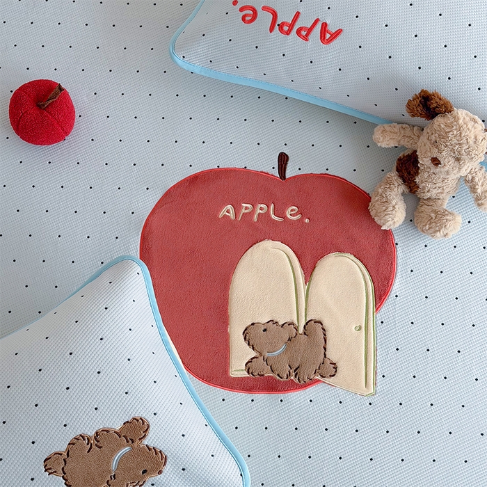 91家纺网 家纺一手货源 找家纺 桃子家居 2026新款A类PE凉感卡通贴布绣高端工艺空调软席床席床笠凉席三件套 PE贴布绣-苹果小狗