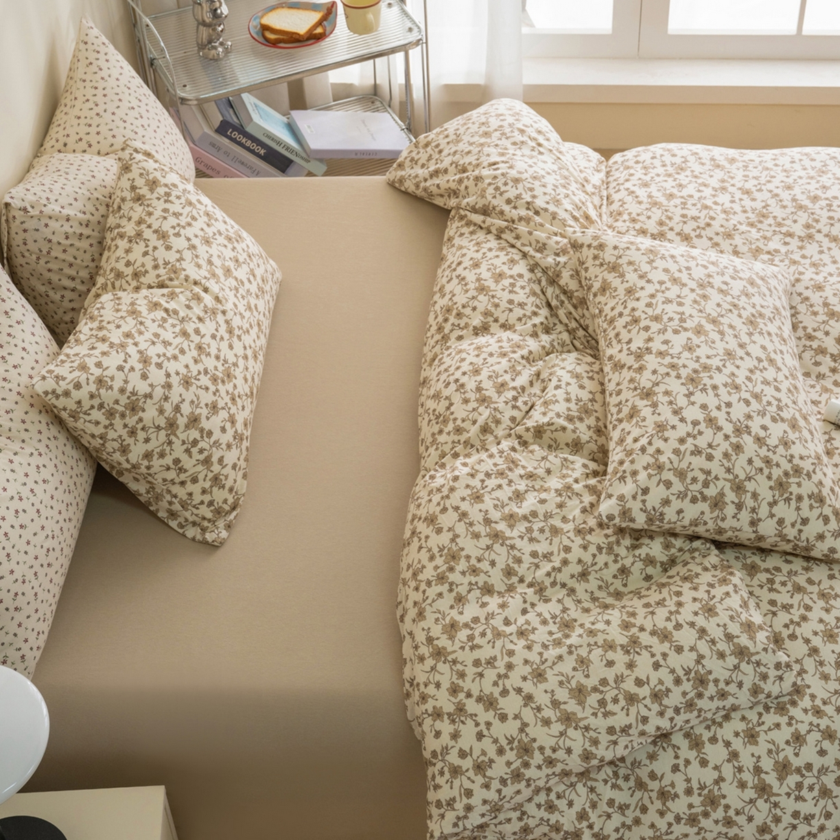 91家纺网 家纺一手货源 找家纺 梦可莱家居 2026春夏新款全棉纯棉针织棉印花小清新可爱Ins风四件套 秋天咖