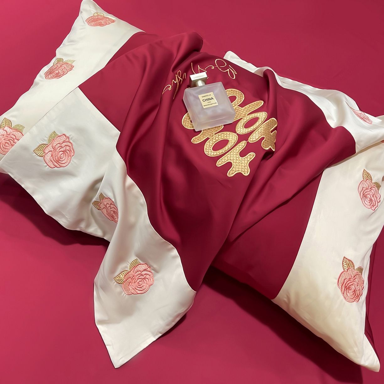 91家纺网 家纺一手货源 找家纺 甜咪咪婚庆 2026新款长绒棉全棉绣花结婚婚庆四件套多件套床单款 结婚啦