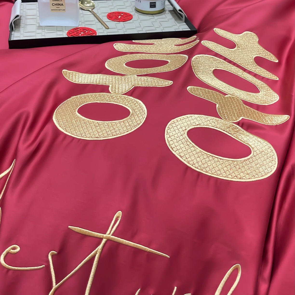 91家纺网 家纺一手货源 找家纺 甜咪咪婚庆 2026新款长绒棉全棉绣花结婚婚庆四件套多件套床单款 结婚啦