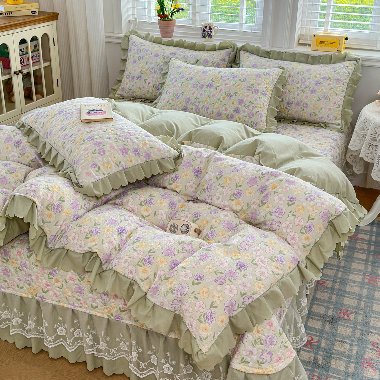 91家纺网 家纺一手货源 找家纺 雅眠居 2026直播爆款双层蕾丝花边夏被款床盖款四件套 花海