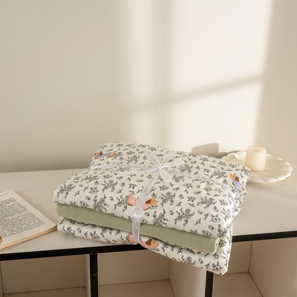 91家纺网 家纺一手货源 找家纺 梦可莱家居 2026春夏新款全棉纯棉针织棉印花小清新可爱Ins风四件套 条纹狗