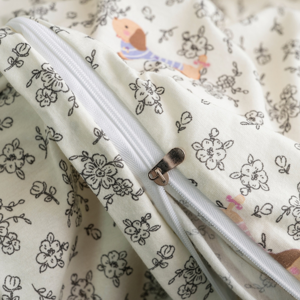 91家纺网 家纺一手货源 找家纺 梦可莱家居 2026春夏新款全棉纯棉针织棉印花小清新可爱Ins风四件套 条纹狗