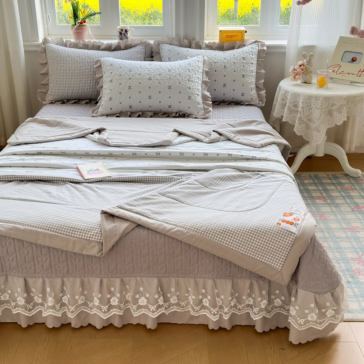91家纺网 家纺一手货源 找家纺 雅眠居 2026直播爆款双层蕾丝花边夏被款床盖款四件套 AB版-彩格灰