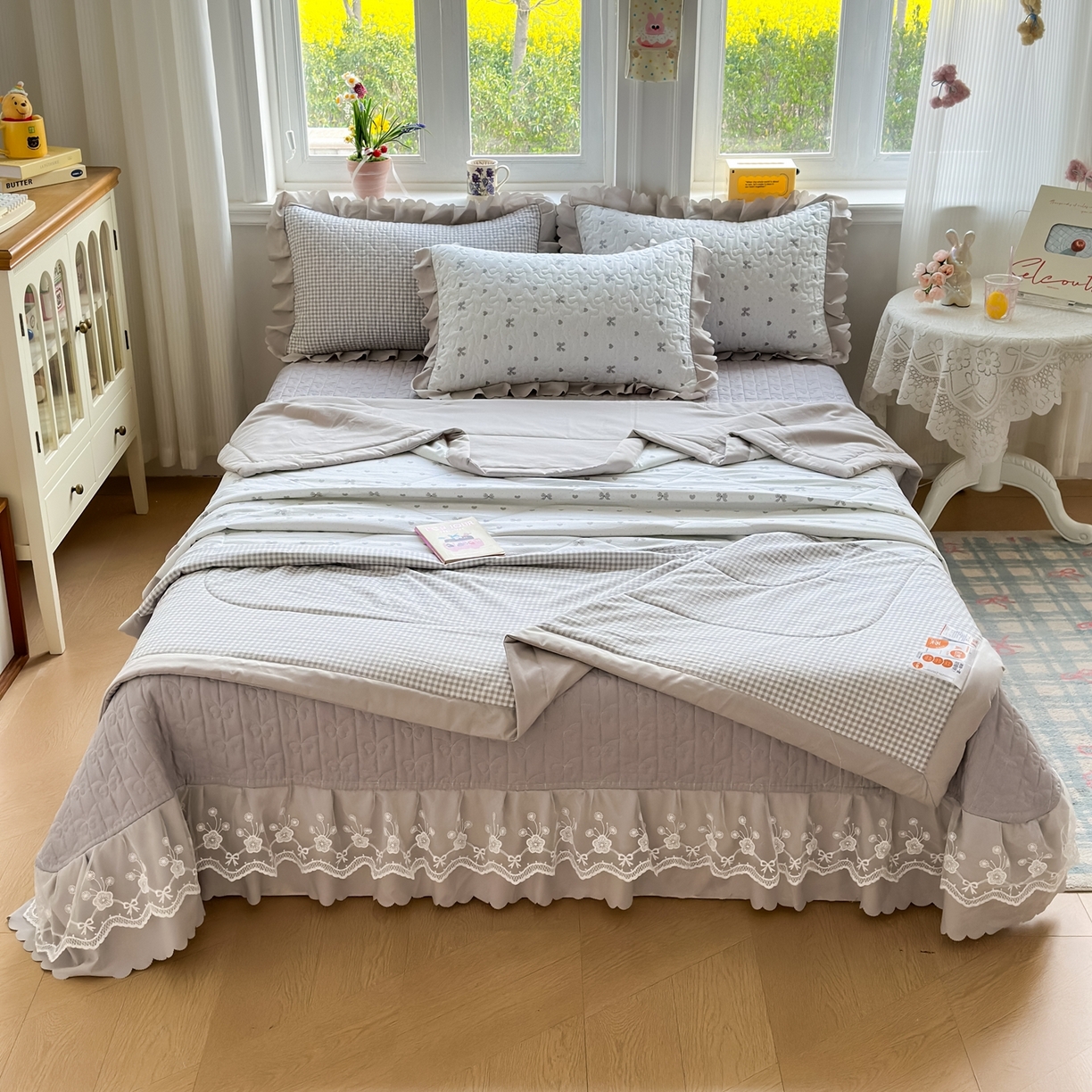 91家纺网 家纺一手货源 找家纺 雅眠居 2026直播爆款双层蕾丝花边夏被款床盖款四件套 AB版-彩格灰