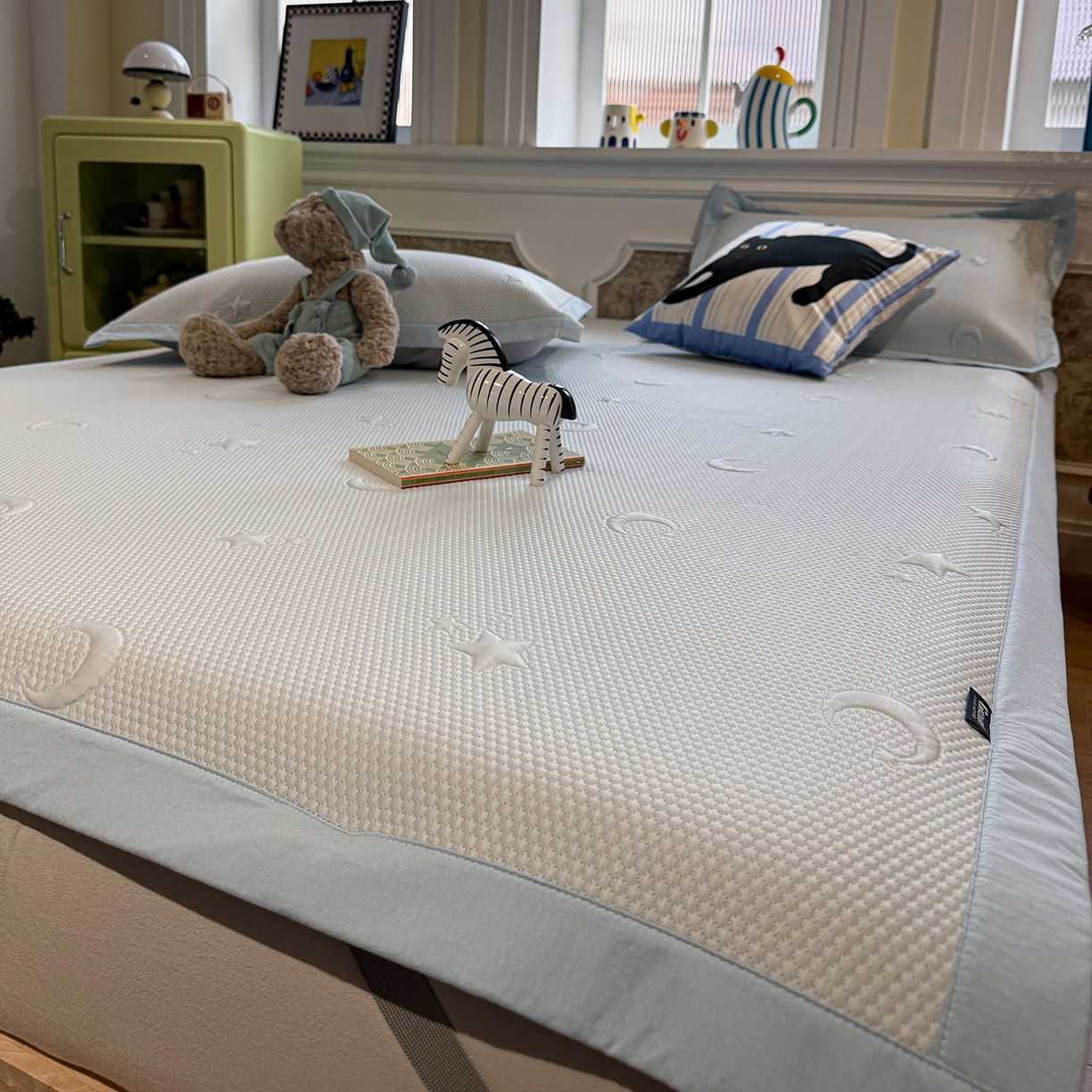 91家纺网 家纺一手货源 找家纺 Sweet dreams甜梦 2026新款夏款A类提花乙纶PE豆豆凉席 星月蓝