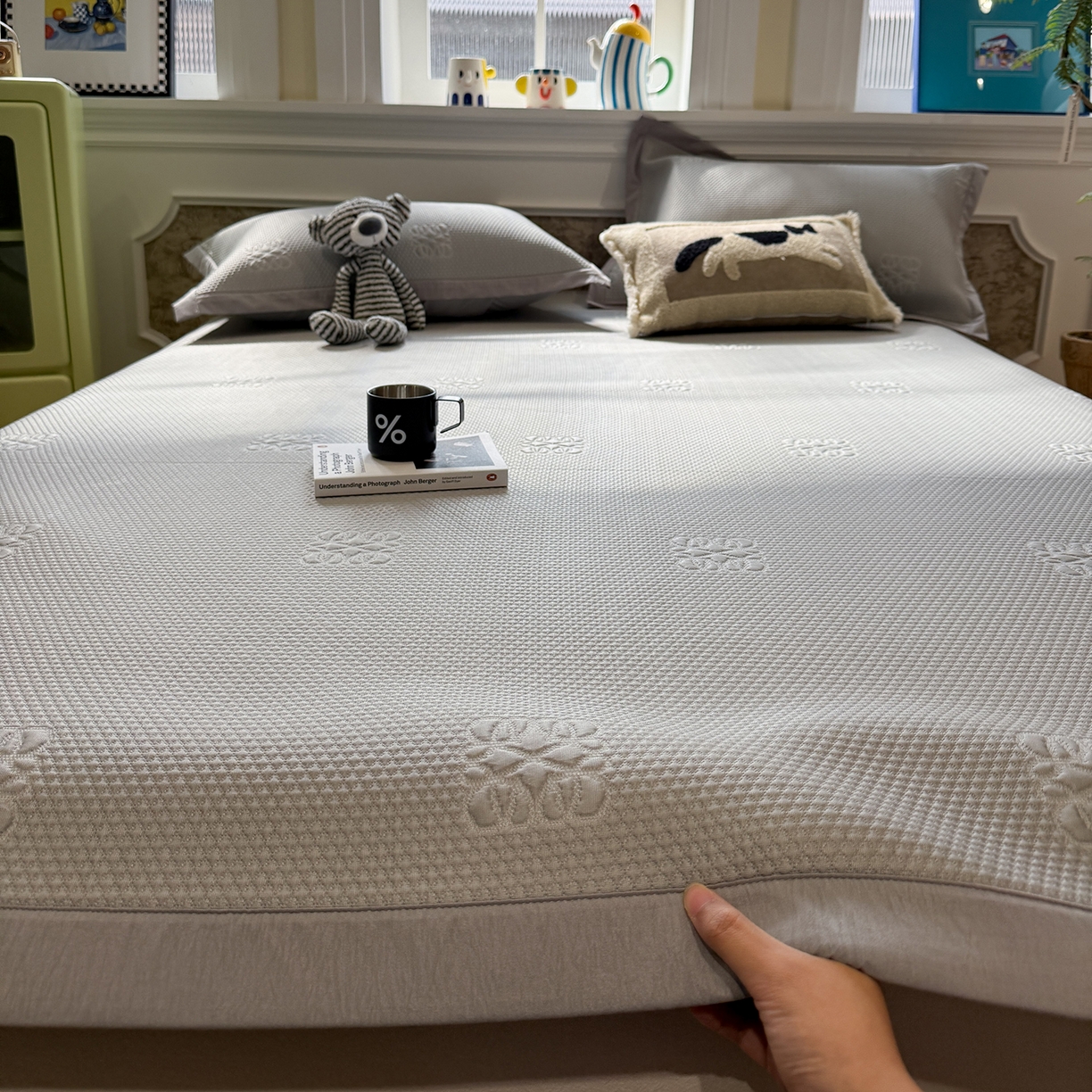 91家纺网 家纺一手货源 找家纺 Sweet dreams甜梦 2026新款夏款A类提花乙纶PE豆豆凉席 罗意威灰