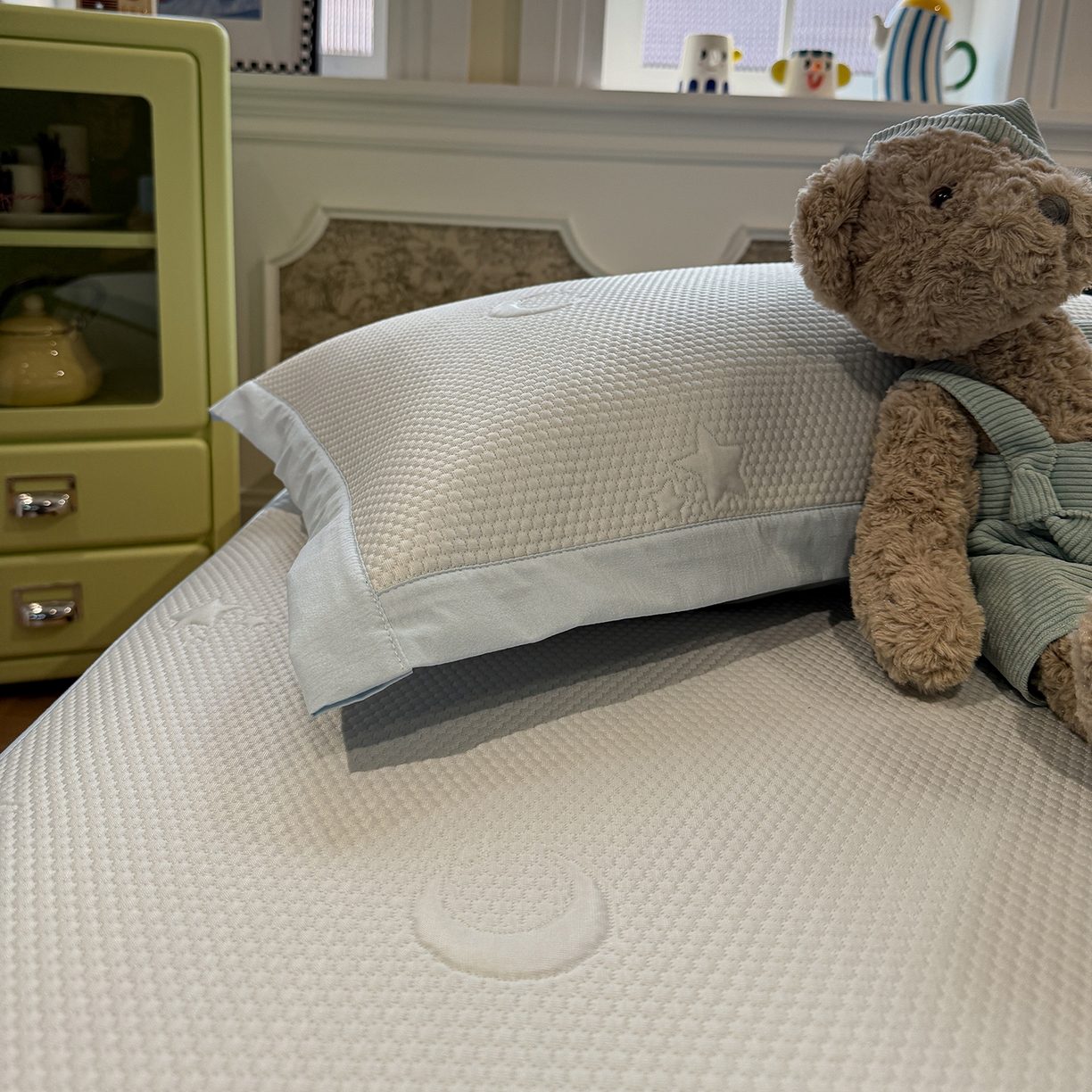 91家纺网 家纺一手货源 找家纺 Sweet dreams甜梦 2026新款夏款A类提花乙纶PE豆豆凉席 星月蓝