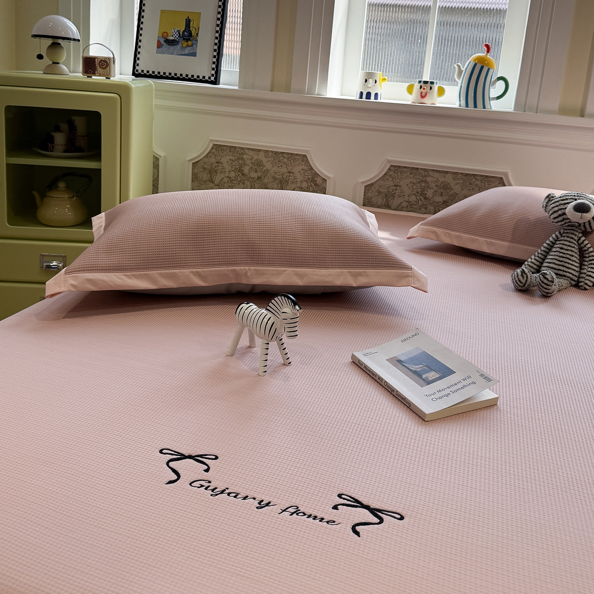 91家纺网 家纺一手货源 找家纺 Sweet dreams甜梦 2026新款夏款miumiu风刺绣蝴蝶结A类PE凉感豆豆席 少女粉