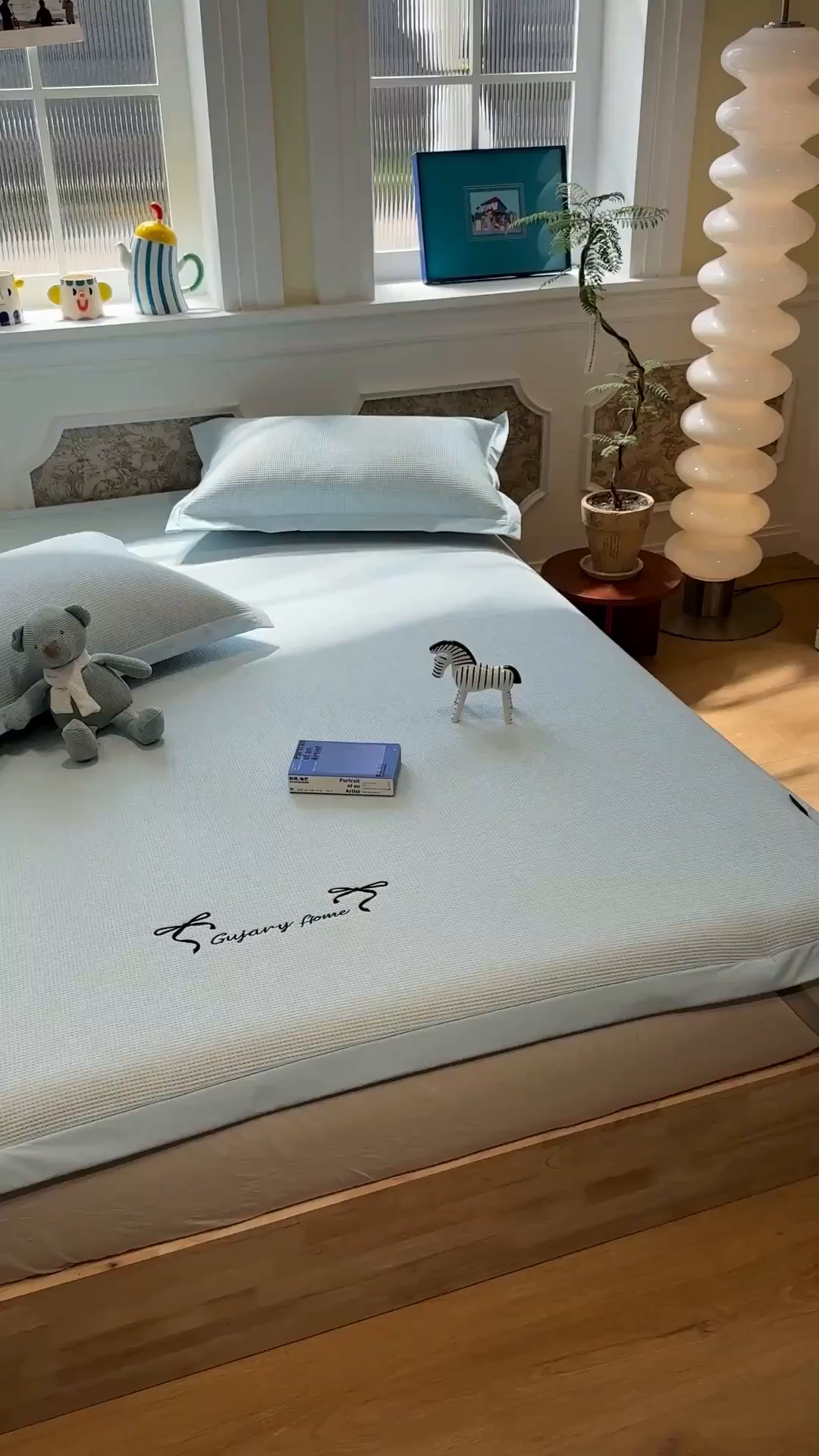 91家纺网 家纺一手货源 找家纺 Sweet dreams甜梦 2026新款夏款miumiu风刺绣蝴蝶结A类PE凉感豆豆席 海盐蓝