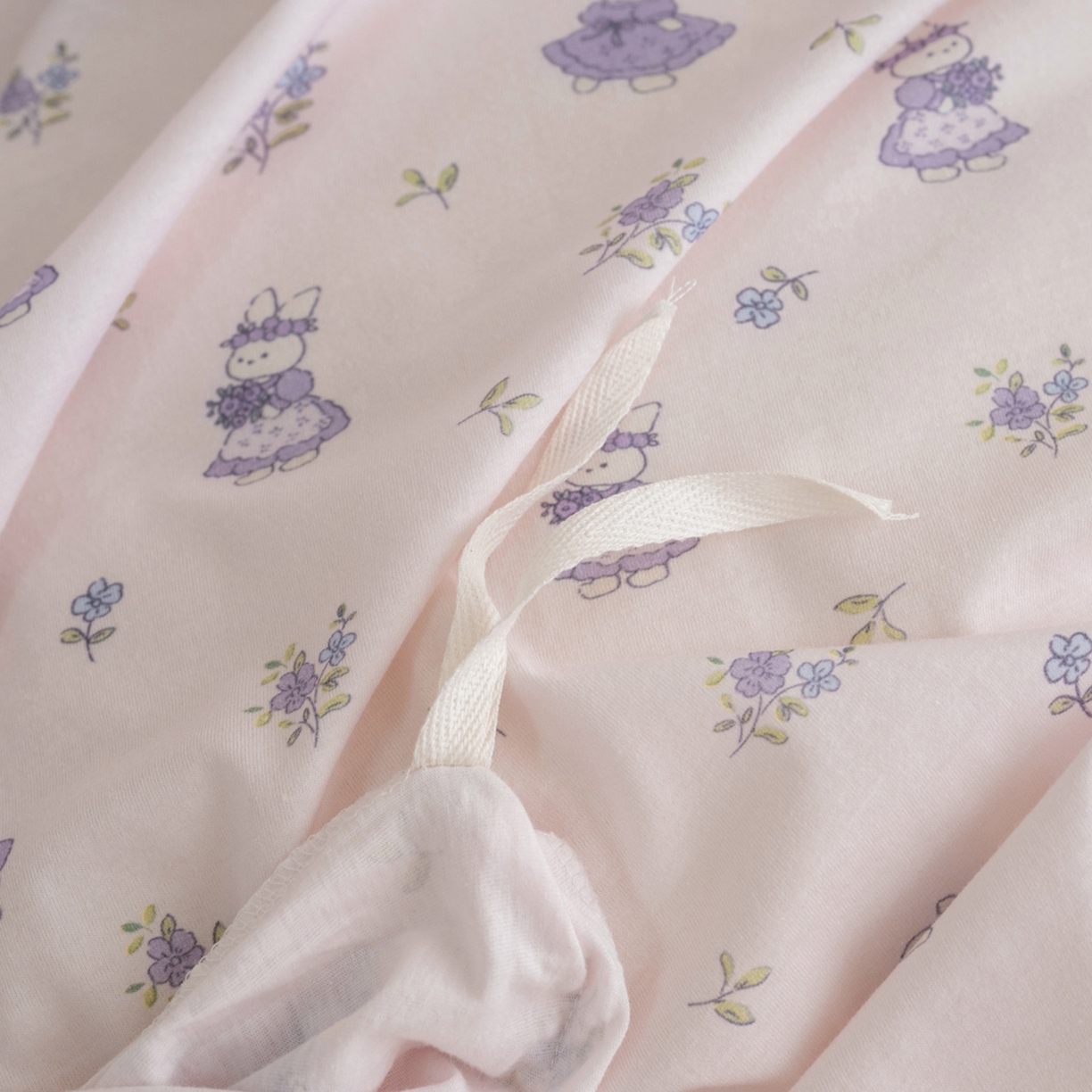 91家纺网 家纺一手货源 找家纺 梦可莱家居 2026春夏新款全棉纯棉针织棉印花小清新可爱Ins风四件套 兔小姐