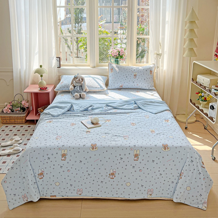 91家纺网 家纺一手货源 找家纺 卡普二店 2026新款A类锦氨凉感印花夏被四件套床盖凉席款--单夏被 萌兔星愿