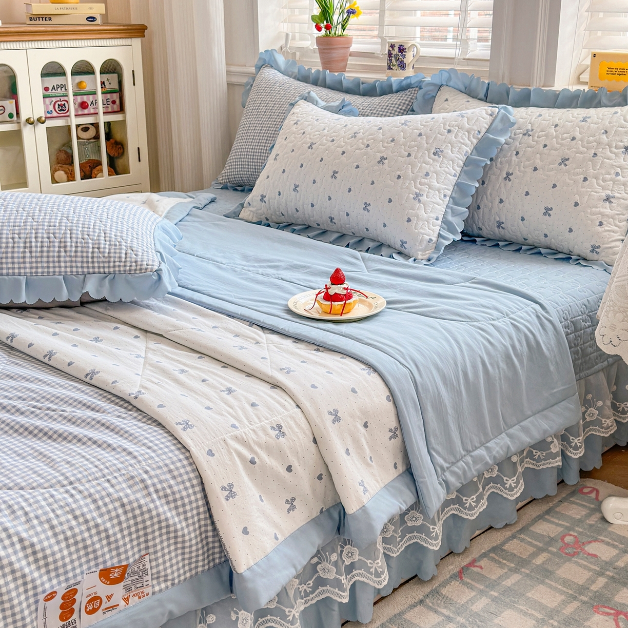 91家纺网 家纺一手货源 找家纺 雅眠居 2026直播爆款双层蕾丝花边夏被款床盖款四件套 AB版-彩格蓝