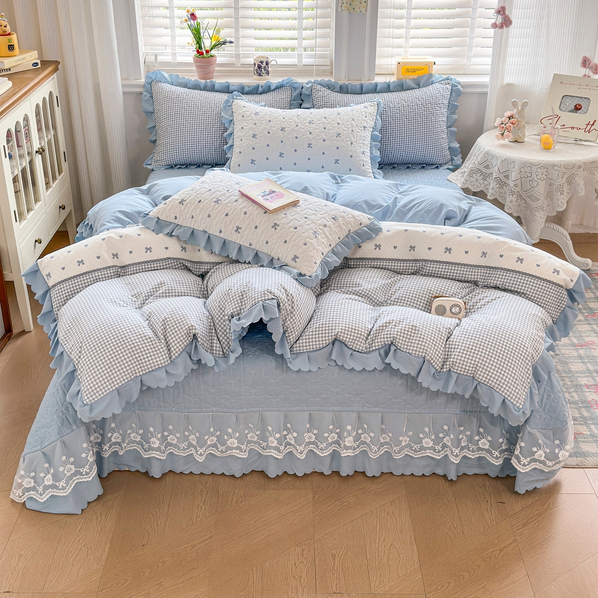 91家纺网 家纺一手货源 找家纺 雅眠居 2026直播爆款双层蕾丝花边夏被款床盖款四件套 AB版-彩格蓝