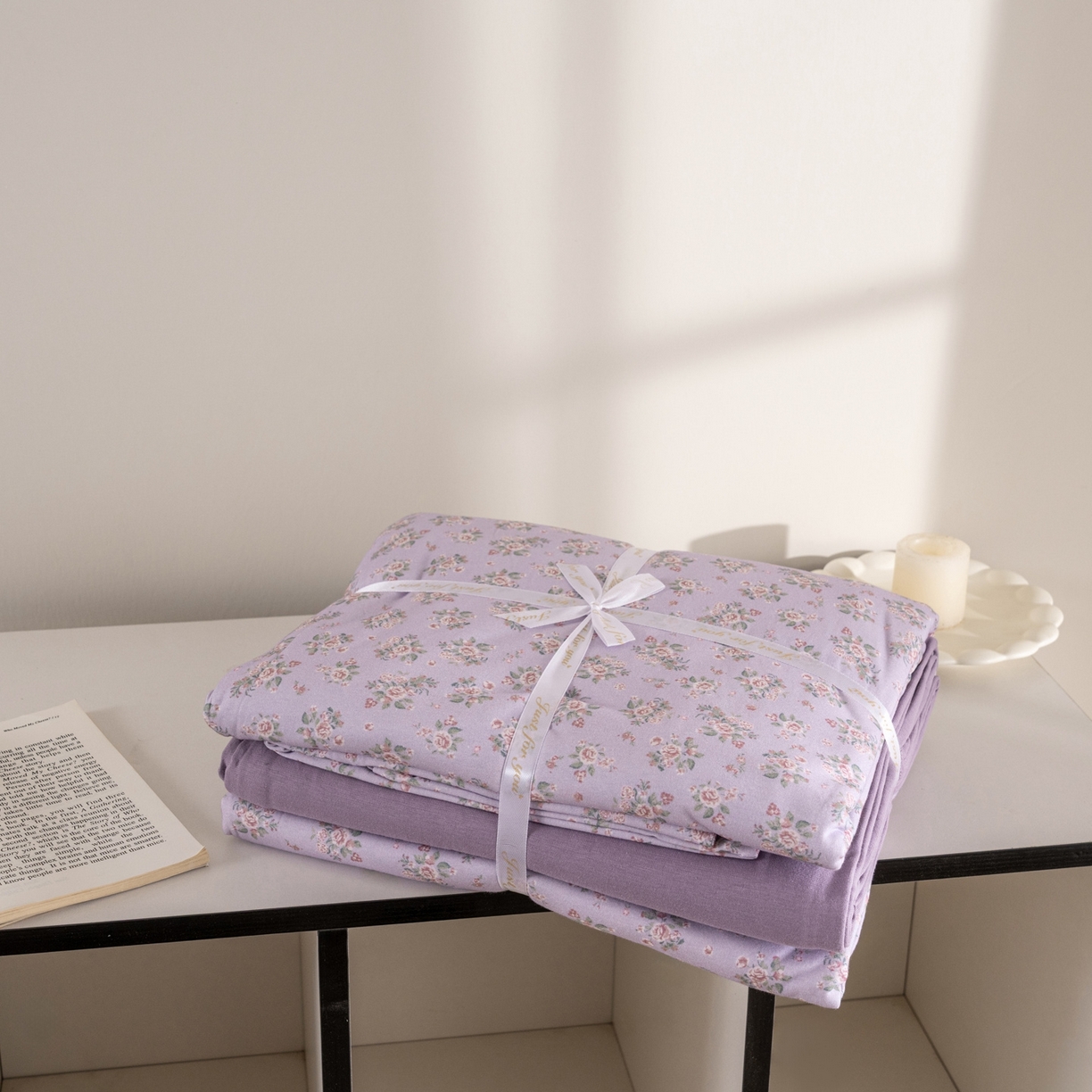 91家纺网 家纺一手货源 找家纺 梦可莱家居 2026春夏新款全棉纯棉针织棉印花小清新可爱Ins风四件套 紫薇