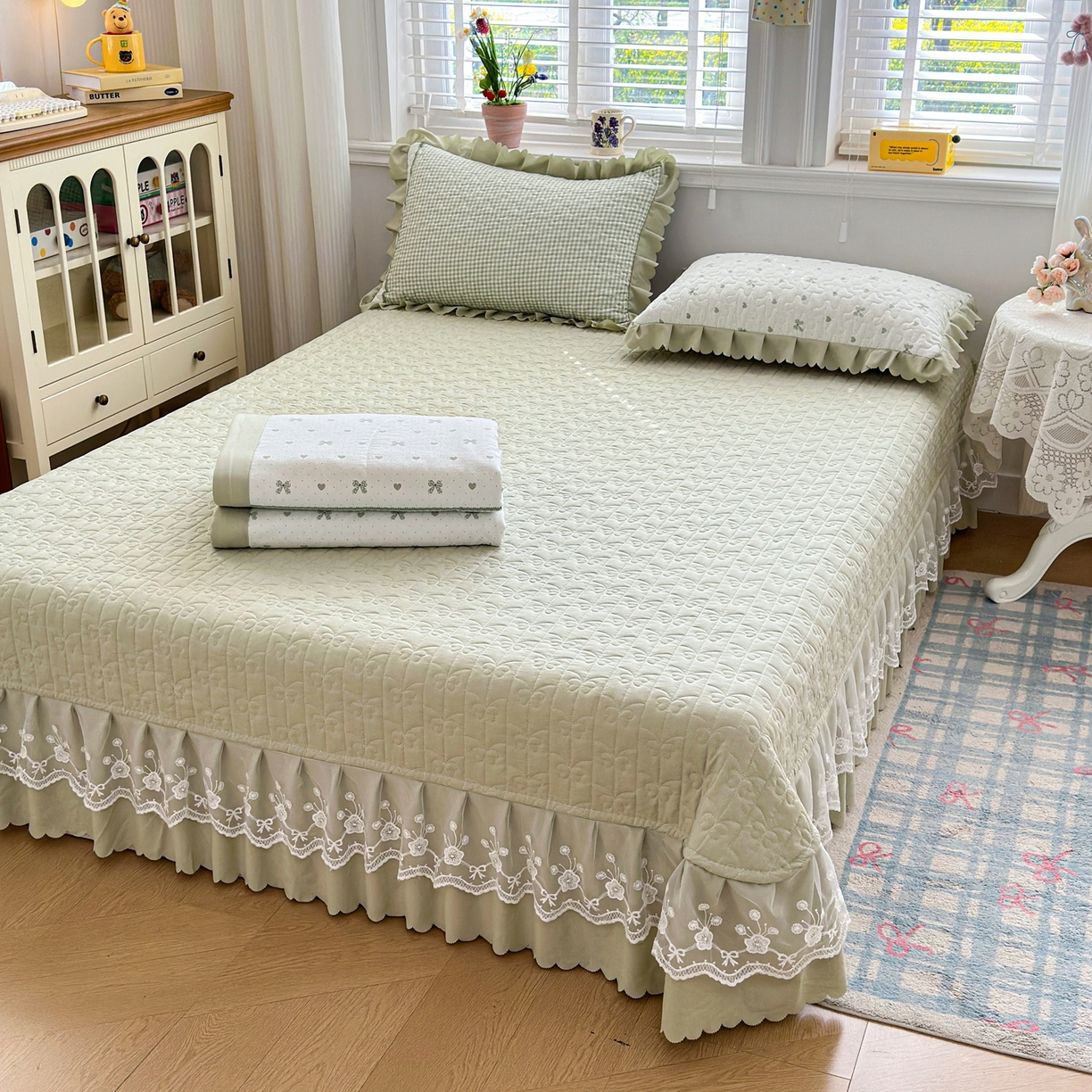 91家纺网 家纺一手货源 找家纺 雅眠居 2026直播爆款双层蕾丝花边夏被款床盖款四件套 AB版-彩格绿