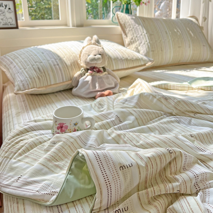 91家纺网 家纺一手货源 找家纺 卡普二店 2026新款A类锦氨凉感印花夏被四件套床盖凉席款--单夏被 抹茶序曲