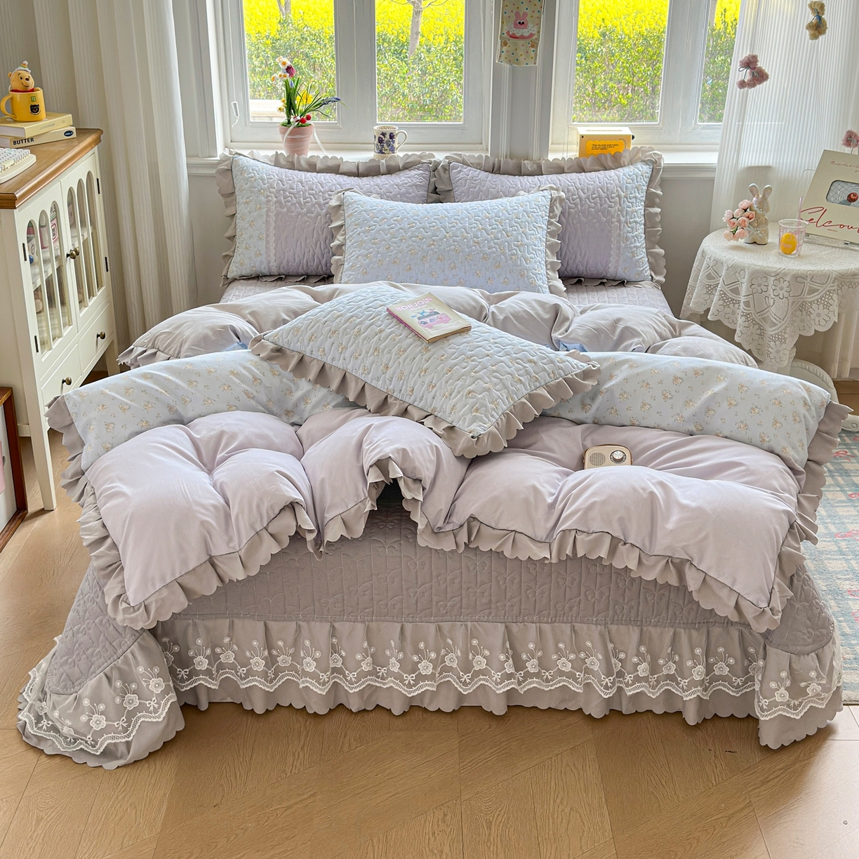 91家纺网 家纺一手货源 找家纺 雅眠居 2026直播爆款双层蕾丝花边夏被款床盖款四件套 AB版-秘境灰