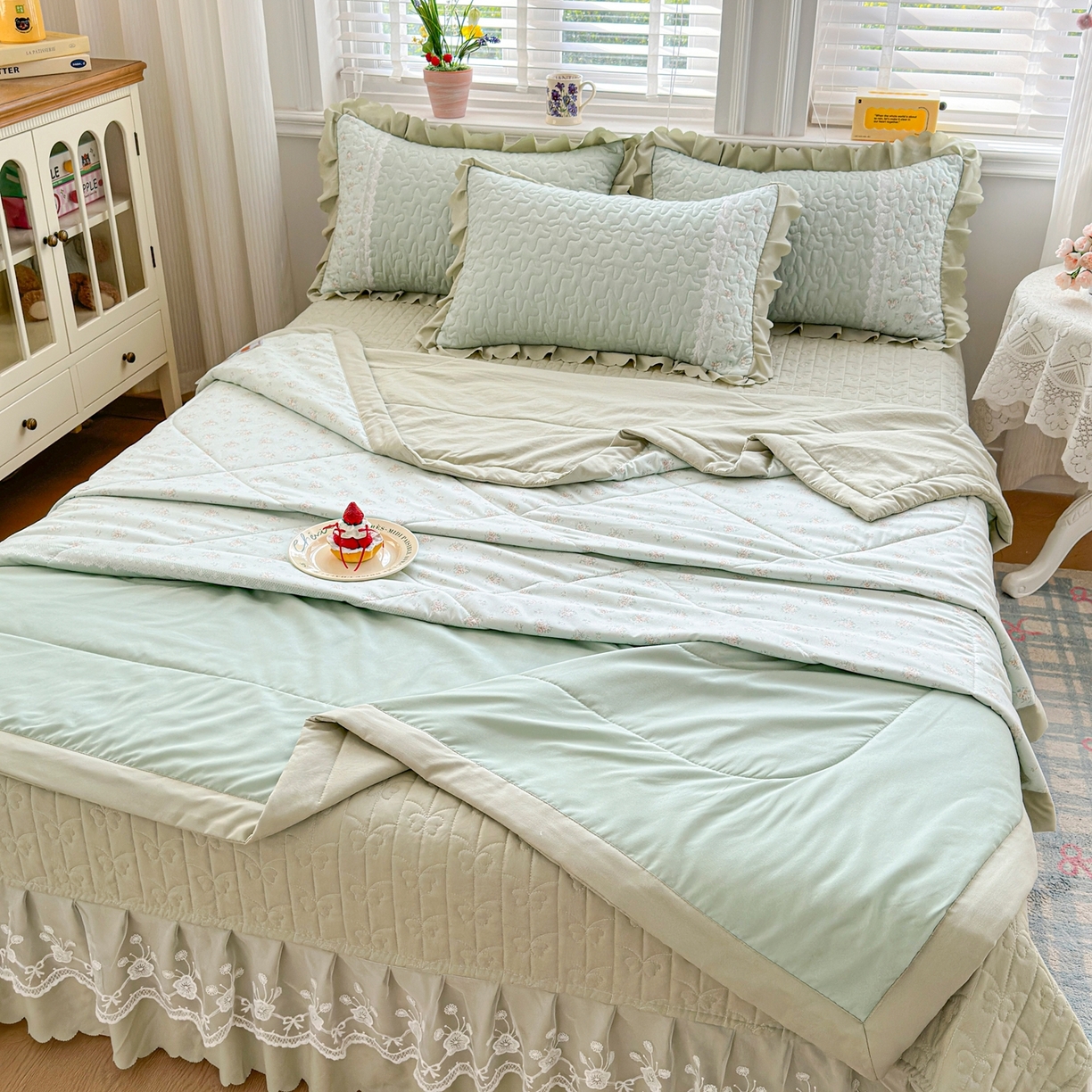 91家纺网 家纺一手货源 找家纺 雅眠居 2026直播爆款双层蕾丝花边夏被款床盖款四件套 AB版-秘境绿