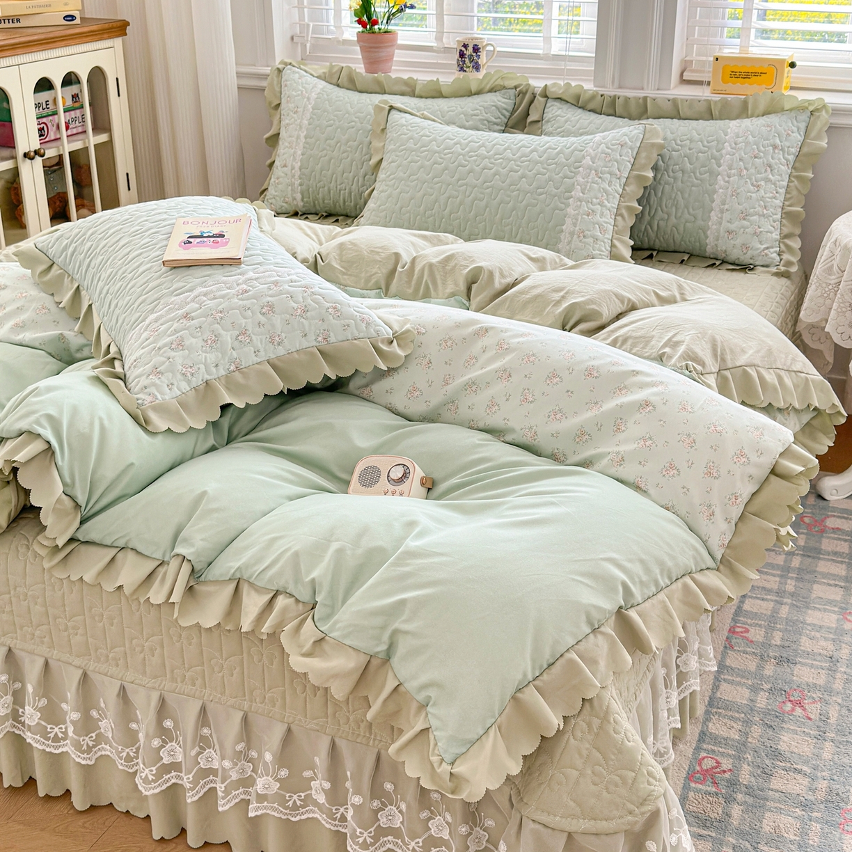 91家纺网 家纺一手货源 找家纺 雅眠居 2026直播爆款双层蕾丝花边夏被款床盖款四件套 AB版-秘境绿