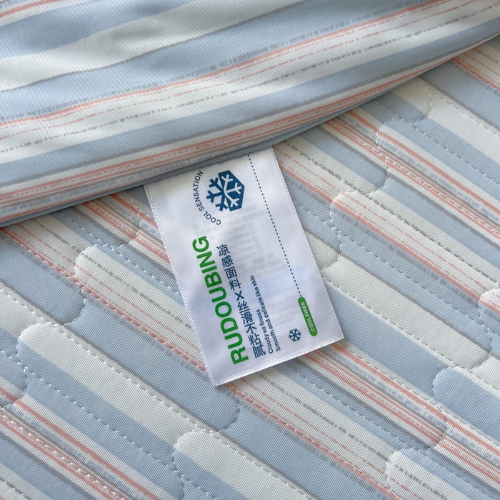 91家纺网 家纺一手货源 找家纺 卡普二店 2026新款A类锦氨凉感印花夏被四件套床盖凉席款--单夏被 木马童话