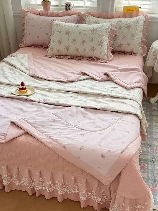 91家纺网 家纺一手货源 找家纺 雅眠居 2026直播爆款双层蕾丝花边夏被款床盖款四件套 AB版-诗意