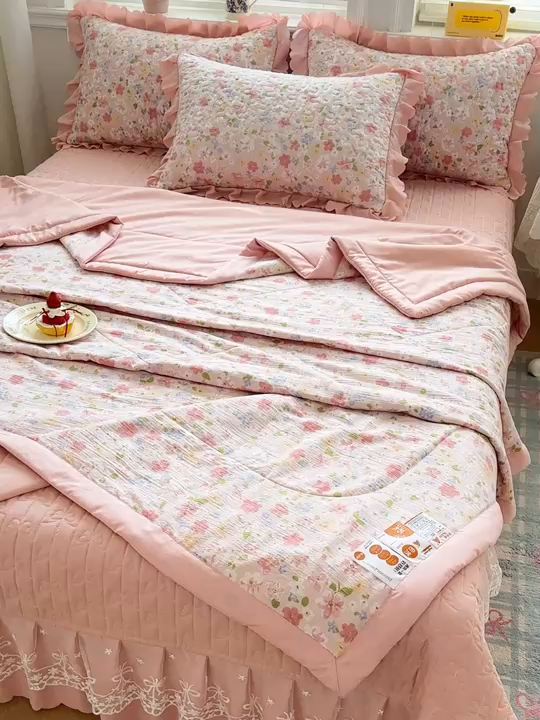 91家纺网 家纺一手货源 找家纺 雅眠居 2026直播爆款双层蕾丝花边夏被款床盖款四件套 AB版-十里桃花