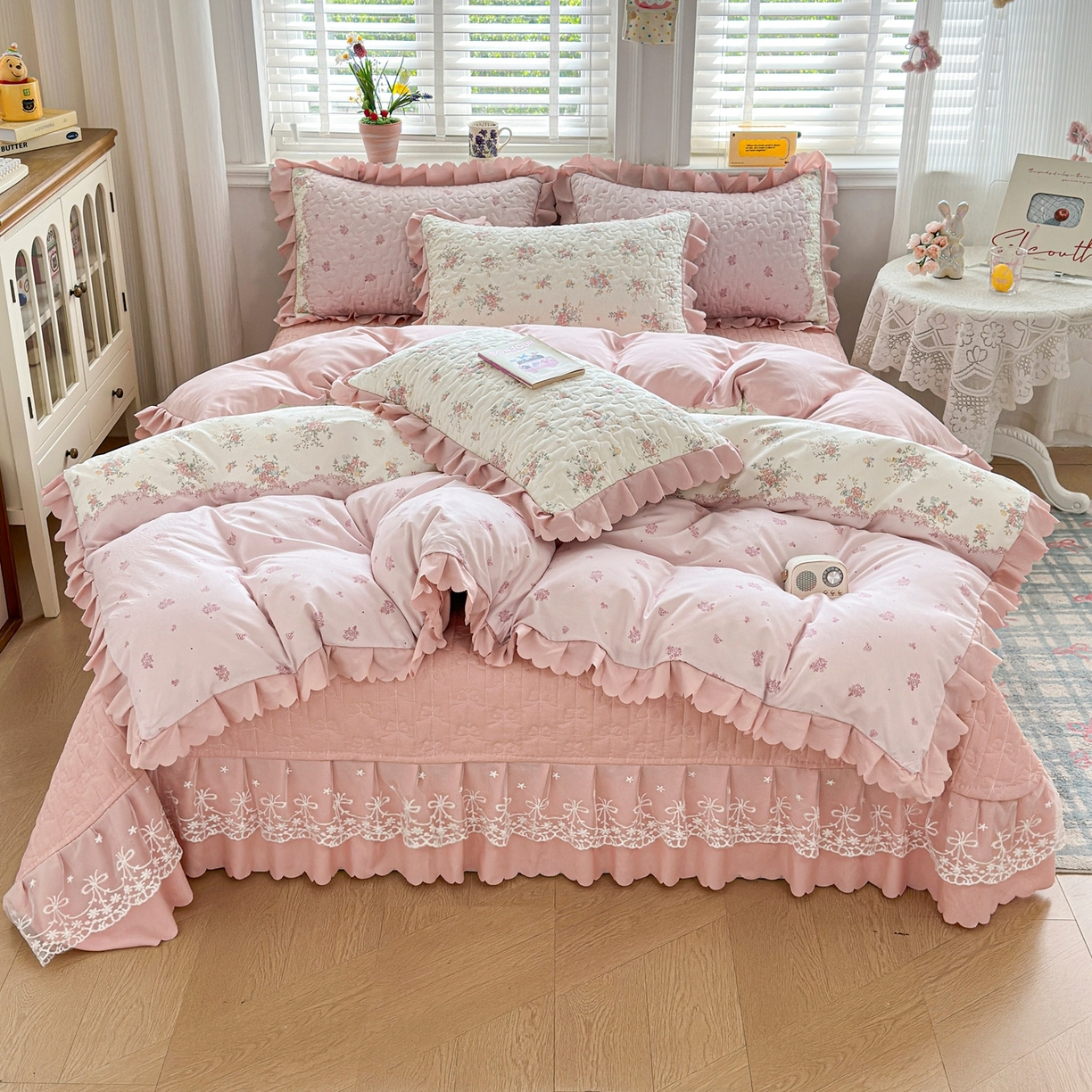 91家纺网 家纺一手货源 找家纺 雅眠居 2026直播爆款双层蕾丝花边夏被款床盖款四件套 AB版-诗意