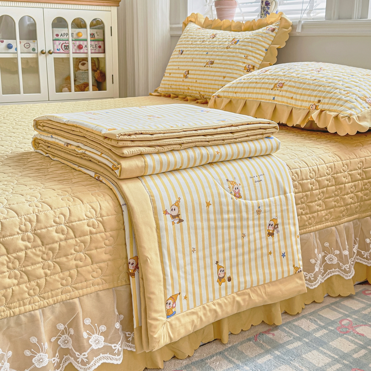 91家纺网 家纺一手货源 找家纺 雅眠居 2026直播爆款双层蕾丝花边夏被款床盖款四件套 AB版-小福星