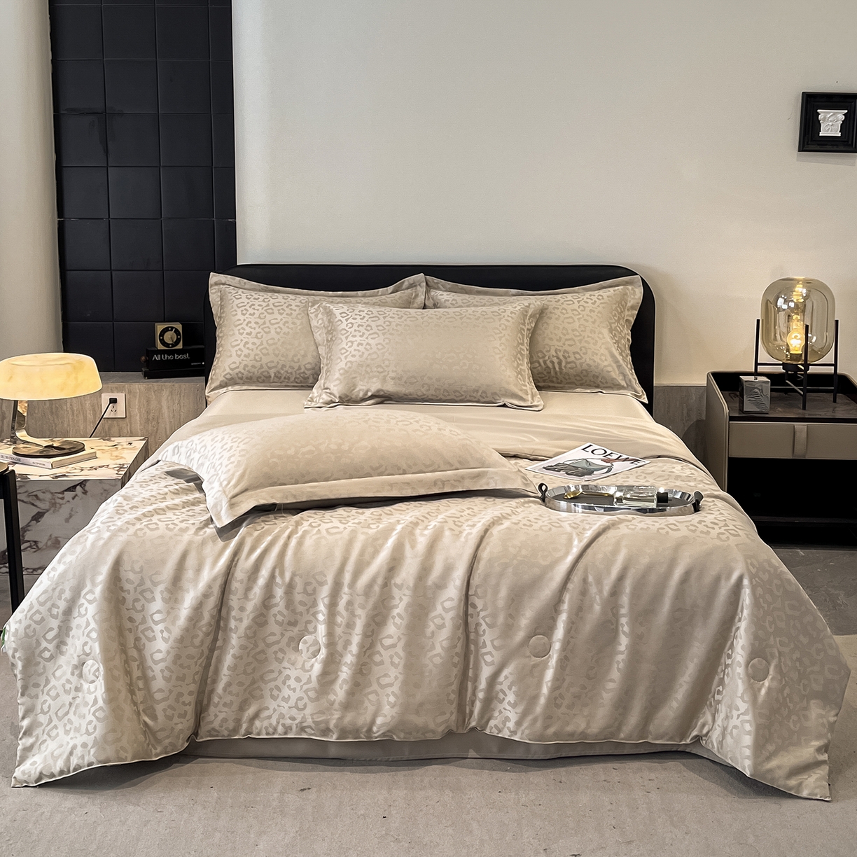 91家纺网 家纺一手货源 找家纺 逸尚阁 2026新款水洗真丝豹纹夏被四件套 豹纹夏被-香槟色