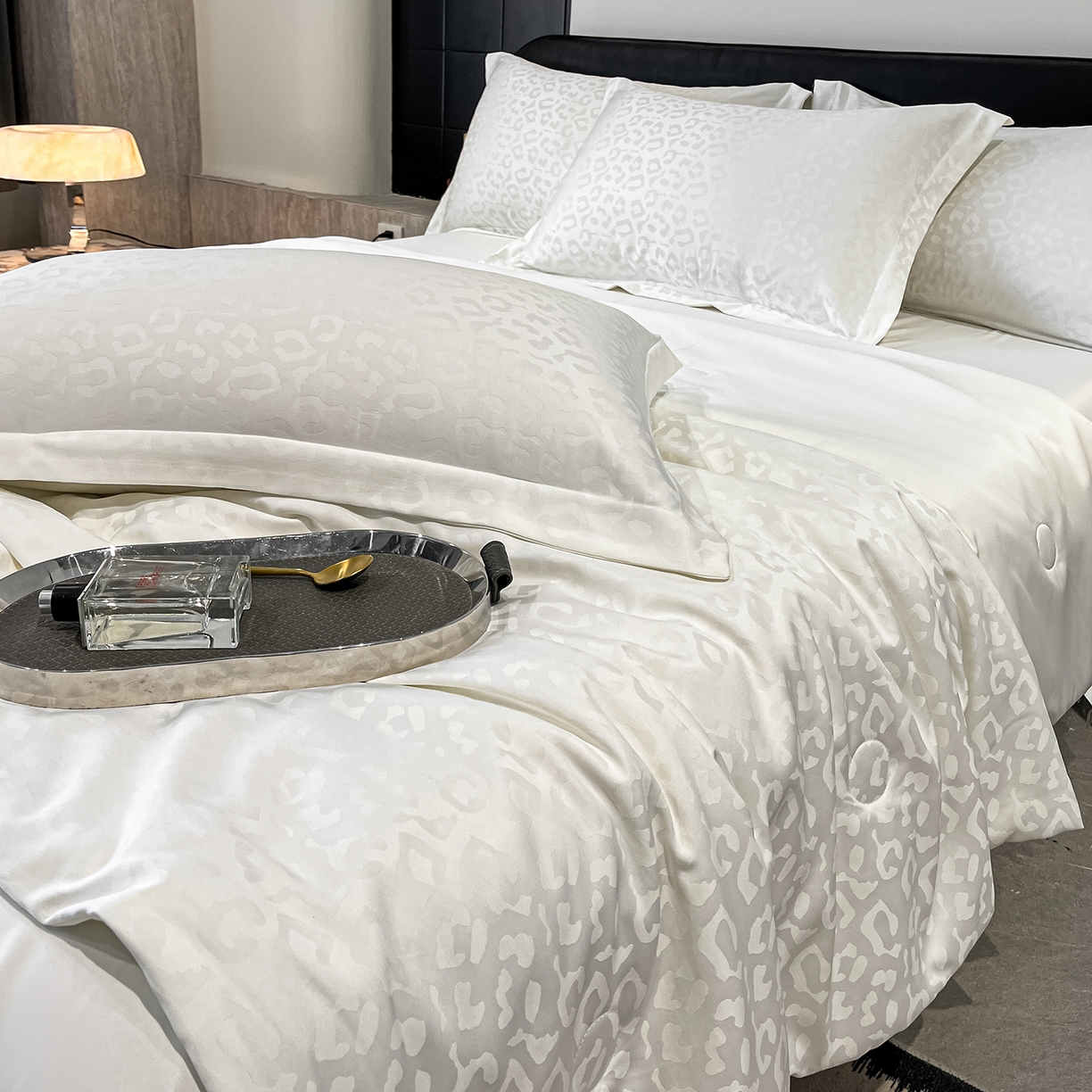 91家纺网 家纺一手货源 找家纺 （总）逸尚阁 2026新款水洗真丝豹纹夏被四件套